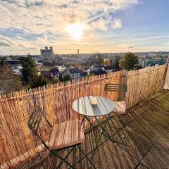 Studio with balcony and view of Nantes