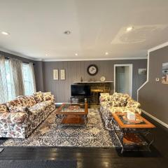 Tranquil 1950 Vintage Cottage Near DC