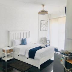2 Seasons Guesthouse East London