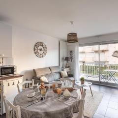 Le Sextant - Piscine partagée et parking privé