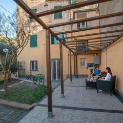 Dalia's Home Garden and Private Parking