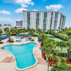 SPECIAL Beautiful Modern Beach Condo