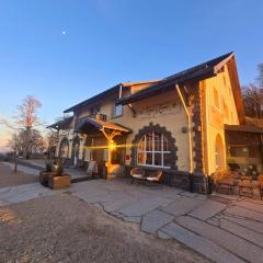 LA MAISON Crêperie-Bar-Hôtel