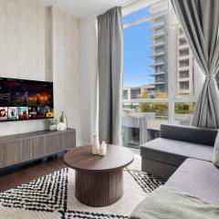 Sleek Sq 1 Downtown Condo - 4 beds - Parking