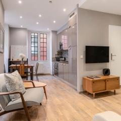 Authentic Nice Old Town, separate bedroom, AC