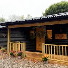 Blackwood - Luxury cottage surround by woodlands