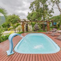 Casa com Piscina, Churrasqueira e Salao de Jogos