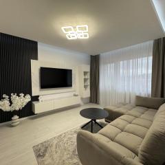 Panoramic SkyView Apartment