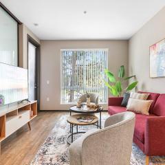 Luxurious & Spacious Place In The Heart Of Irvine