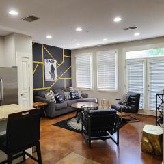 Cashville - Stylish Condo Minutes from Broadway