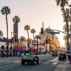 5-Star West Hollywood Living | Modern & Central