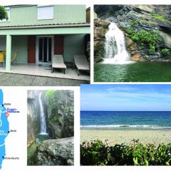 Pavillon au bord de la mer