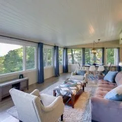 Hendersonville Home w/ Views - 3 Mi to Downtown!