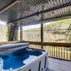 Hot Tub, Trails, Views! Little River Retreat