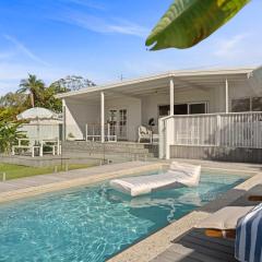 Palm Cove Retreat - Walk to beach & CBD