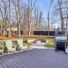 Pet-Friendly Group Getaway 12 Mi to Camelback Mtn!