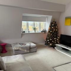 Willow Warbler - HM112 - Lower Mill Estate Penthouse Apartment with Spa Access