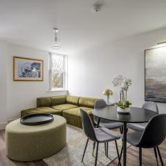 Luxurious 2 Bed Apartment with Free Parking, Sky Sports & Netflix, Chelmsford City