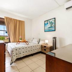 Cozy One Bedroom Air conditioned Apartment