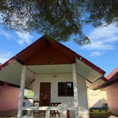 ปลาตอง รีสอร์ท