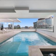 Modern City Pad, 1-Min to Showgrounds