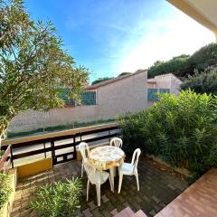 Rez-de-jardin confortable avec terrasse proche plage, parking privé - FR-1-837-62