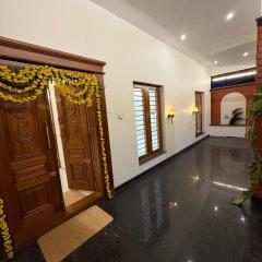 Rustic Ultra-Spacious 4BHK w Parking and Garden