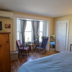 Fab Room, Charming Apartment in Trendy Biddeford