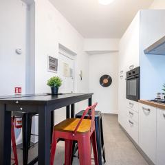 Roman Waves Room - 2 MIN Metro Marconi - 15 MIN Colosseo - A-C & WIFI