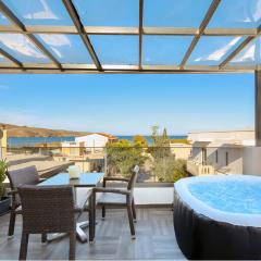 Villa Cicada Chania, steps from the beach, Car included