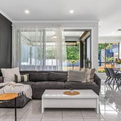 Reef Retreat - Modern Beach House Sanctuary