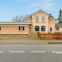 Big Family Home Near Romo Spacious for 20 Guests