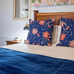 Stay at Friends Economy Rooms