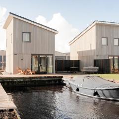 Waterlodge in Heeg - Relax, sail and enjoy!