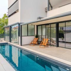 Lovely Apartment In Zadar