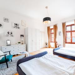 Huge 4 Rooms Charles Bridge Apartment