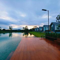 Hug Home Resort Wichianburi ฮักโฮม รีสอร์ท วิเชียรบุรี