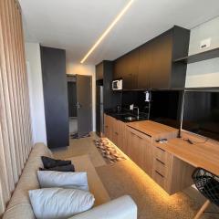 Studio Novo e Iluminado em edifício de luxo