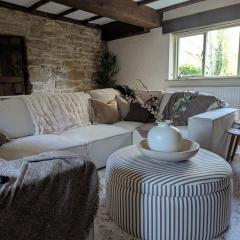 Charming 13th-C Oast House Idyllic Country Escape