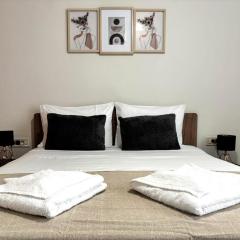 Lynne's Harmony Chania Beach Studio