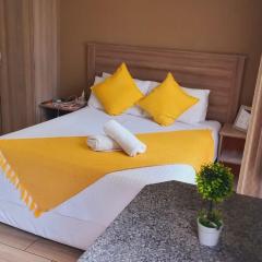 Lala At Nite Guesthouse