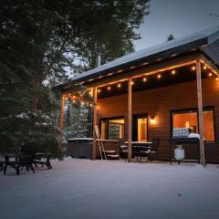 Le Geai Bleu - Waterfront Chalet with Spa