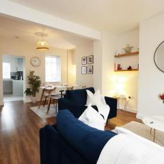 Spacious Modern Family Home in Swansea - Discounted - Contractors - Relocation - By EKLiving