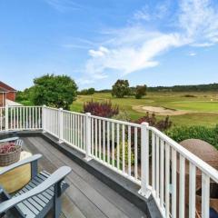 Relaxing Coastal Getaway Perfect for Large Groups