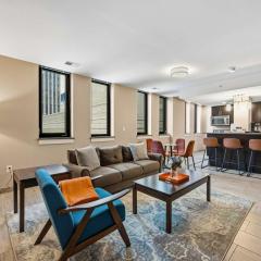 NEW 3BR Modern Downtown Apartment