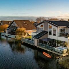 Still Waters - Scandinavian Lake Retreat
