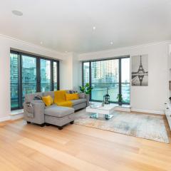 Chic, Contemporary 3BR Flat in Prime Canary Wharf