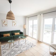 Arrifana Hideaway - Beautiful Seaview Apartment