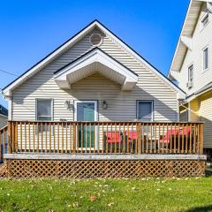 Pet-Friendly Home 2 Mi to Downtown Des Moines!