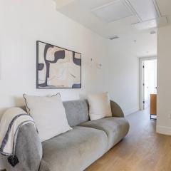 Blueground East Hollywood balcony nr Echo Park LAX-1336